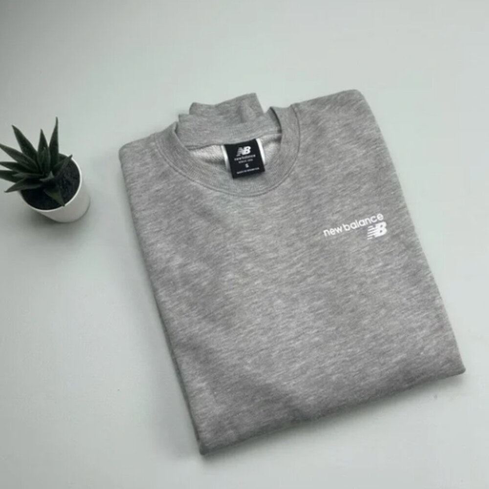 NWT New Balance gray crewneck sweatshirt